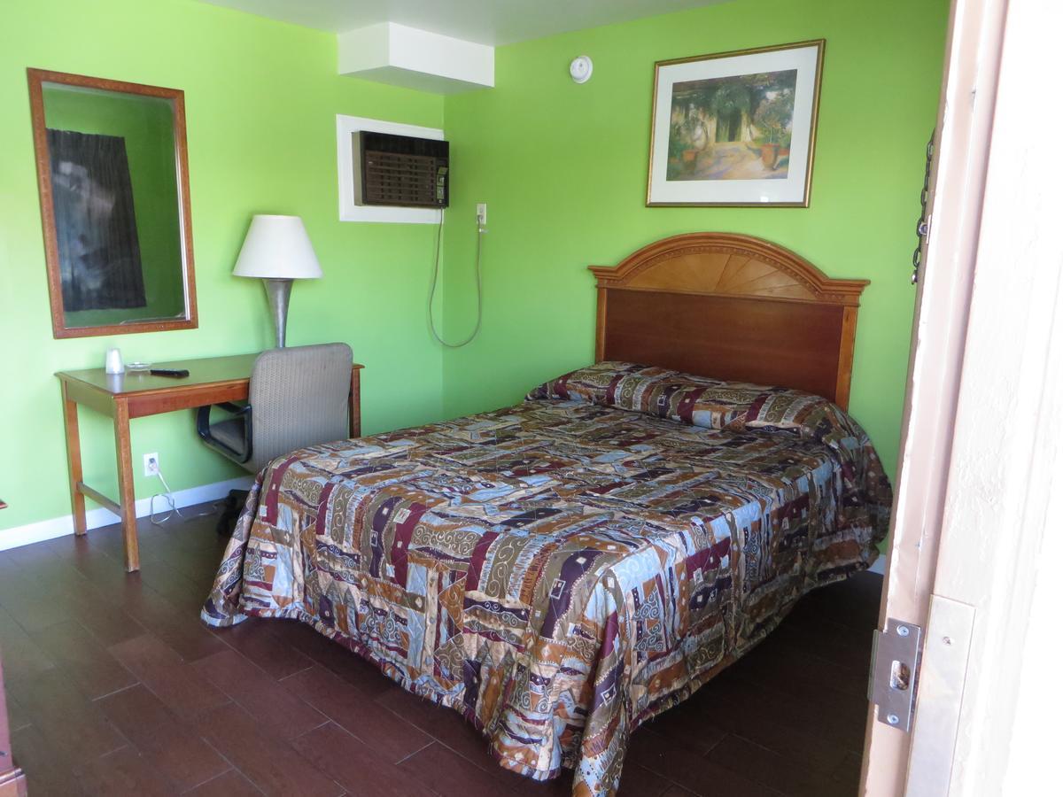 Park 2* Studio City